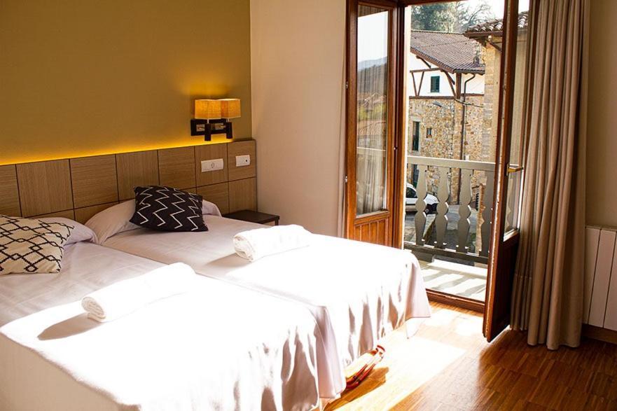 Hotel Valle De Turtzioz Eksteriør billede